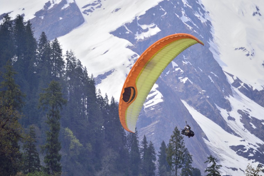Paragliding in Manali 